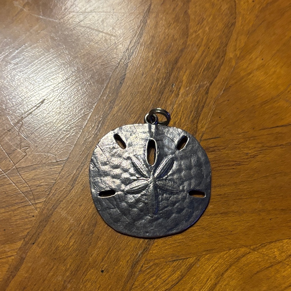 James Avery Sterling Silver Sand Dollar Pendant/Charm